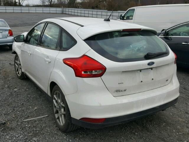 1FADP3K22FL207984 - 2015 FORD FOCUS SE WHITE photo 3