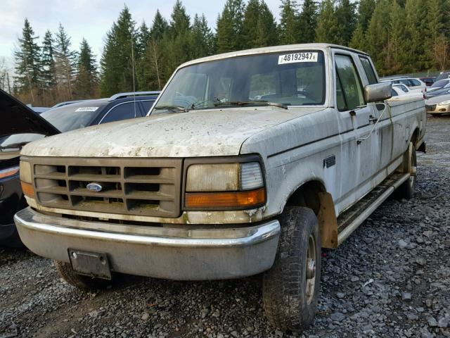 1FTHX26H5PKA86878 - 1993 FORD F250 WHITE photo 2