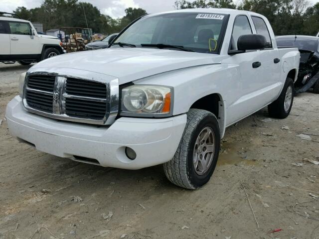 1D7HE48N26S503625 - 2006 DODGE DAKOTA QUA WHITE photo 2