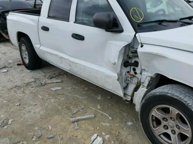 1D7HE48N26S503625 - 2006 DODGE DAKOTA QUA WHITE photo 9