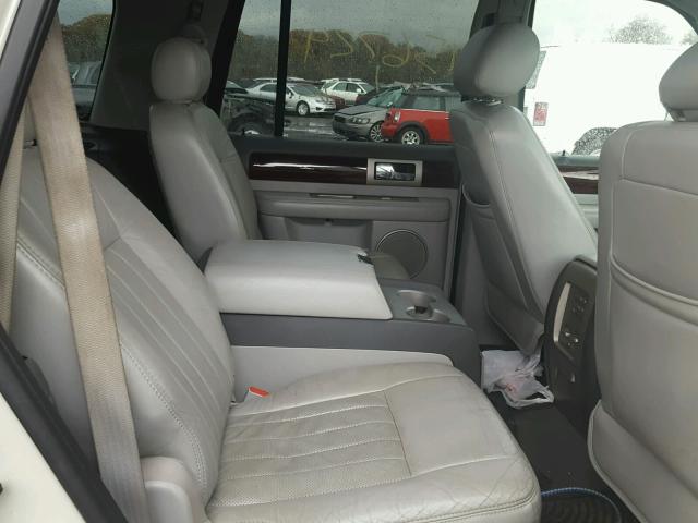 5LMFU28566LJ11355 - 2006 LINCOLN NAVIGATOR 奶油色 照片 6