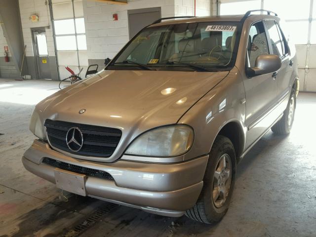 4JGAB54E91A253150 - 2001 MERCEDES-BENZ ML 320 BEIGE photo 2