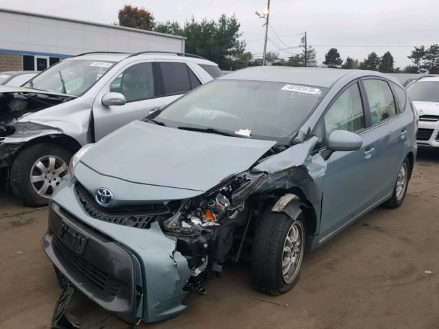 JTDZN3EU2HJ057215 - 2017 TOYOTA PRIUS V GREEN photo 2