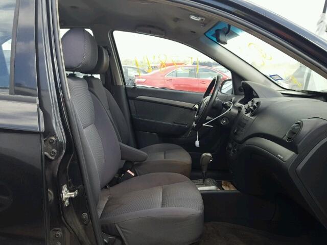 KL1TD56668B208028 - 2008 CHEVROLET AVEO BASE Czarny zdjęcie 5