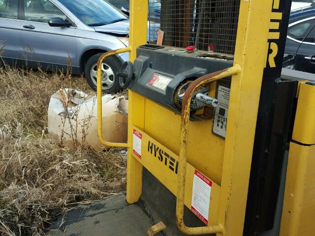 000000D118D01661K - 1989 HYST FORK LIFT YELLOW photo 5