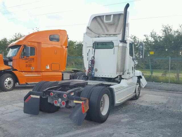 1FUBA8A872PJ88379 - 2002 FREIGHTLINER CONVENTION WHITE photo 4