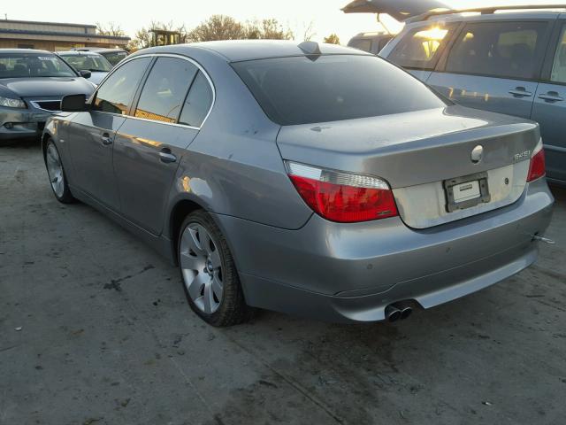 WBANB33525CN63479 - 2005 BMW 545 I GRAY photo 3