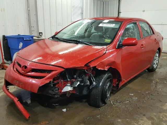 2T1BU4EE4DC104561 - 2013 TOYOTA COROLLA BA RED photo 2