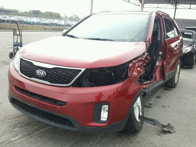 5XYKT4A61FG595017 - 2015 KIA SORENTO LX RED photo 2