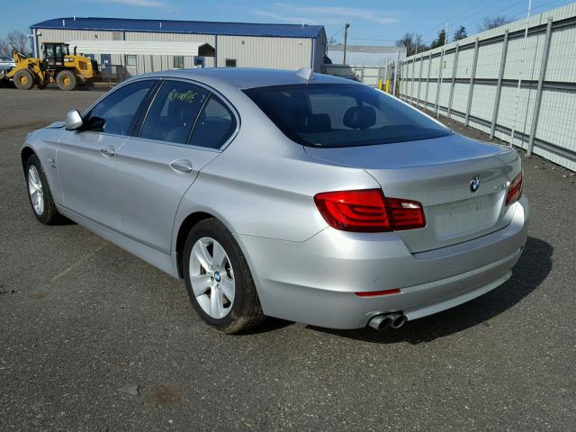 WBAXH5C5XCC595225 - 2012 BMW 528 XI SILVER photo 3