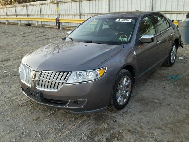 3LNHL2GC0CR805647 - 2012 LINCOLN MKZ ნაცრისფერი ფოტო 2