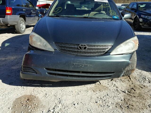 4T1BE32K52U571680 - 2002 TOYOTA CAMRY LE GREEN photo 9