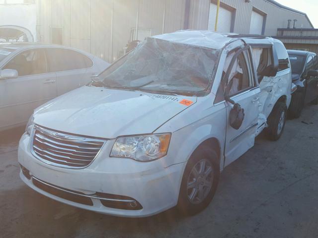 2A4RR5DG4BR665391 - 2011 CHRYSLER TOWN & COU WHITE photo 2