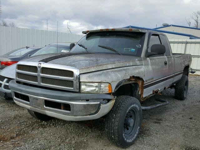 1B7KF23Z8YJ155088 - 2000 DODGE RAM 2500 SILVER photo 2