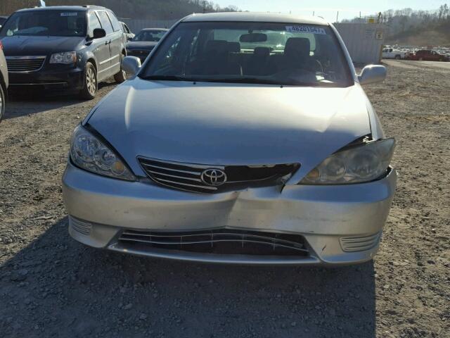 4T1BE30K55U416862 - 2005 TOYOTA CAMRY LE SILVER photo 9