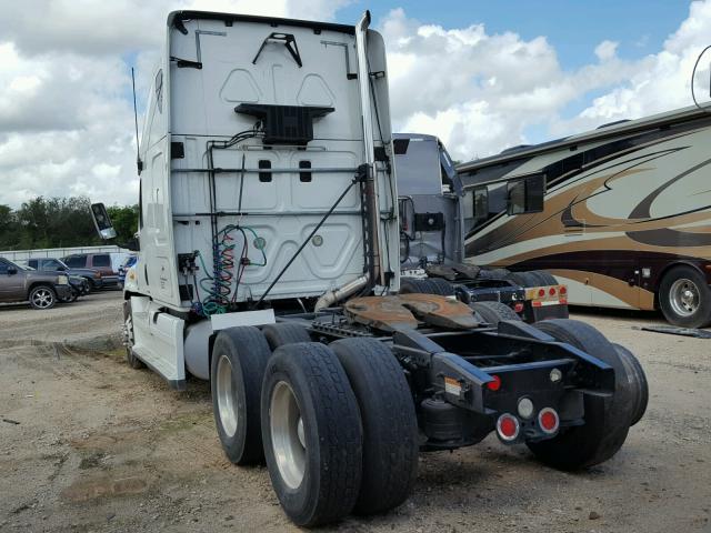 1FUJGLDV7CSBT0577 - 2012 FREIGHTLINER CASCADIA 1 WHITE photo 3