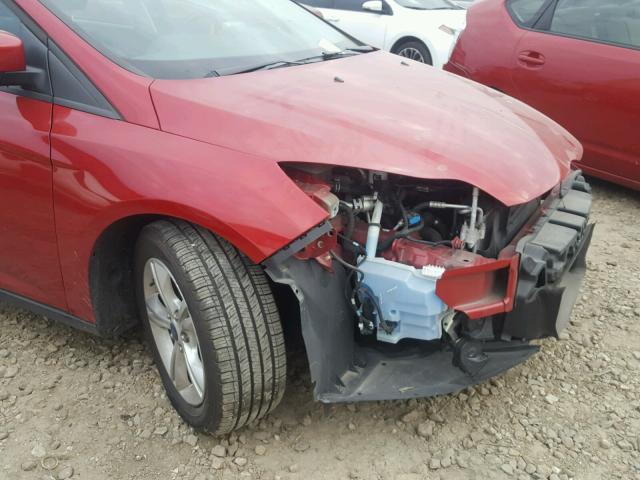 1FAHP3K24CL320901 - 2012 FORD FOCUS SE RED photo 9