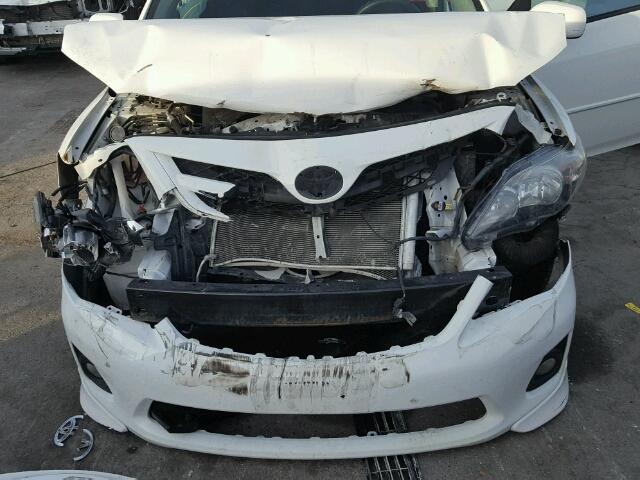 5YFBU4EE0DP123172 - 2013 TOYOTA COROLLA BA WHITE photo 7