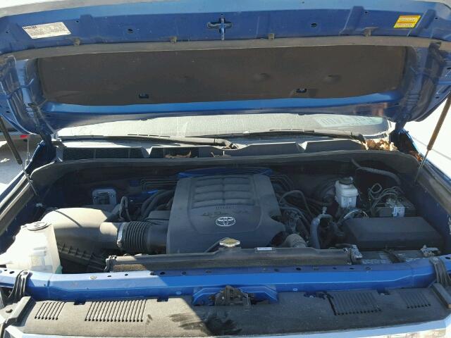 5TFEM5F13GX099793 - 2016 TOYOTA TUNDRA CRE BLUE photo 7