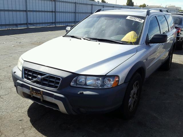 YV1SZ592051200176 - 2005 VOLVO XC70 SILVER photo 2