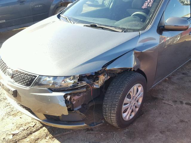 KNAFU4A2XC5489632 - 2012 KIA FORTE EX GRAY photo 9