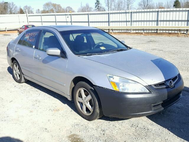 1HGCM55745A027502 - 2005 HONDA ACCORD EX SILVER photo 1