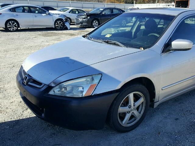 1HGCM55745A027502 - 2005 HONDA ACCORD EX SILVER photo 9