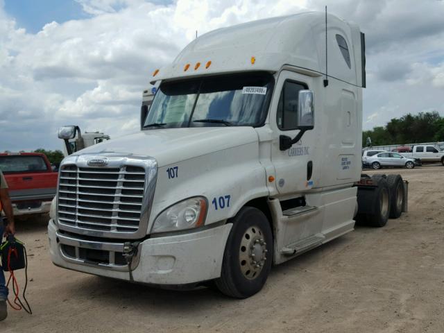 3AKJGLDV6DSFF7941 - 2013 FREIGHTLINER CASCADIA 1 WHITE photo 2