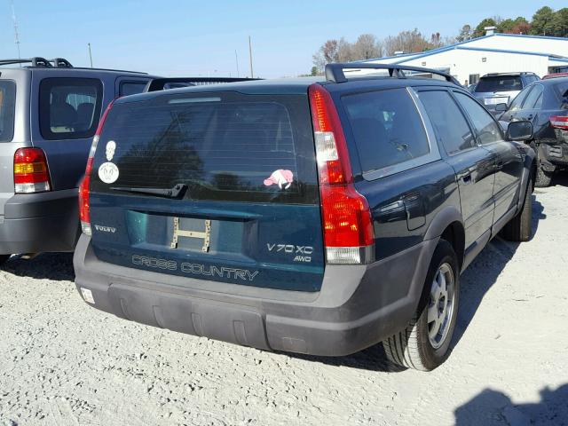 YV1SZ58D321058050 - 2002 VOLVO V70 XC GREEN photo 4