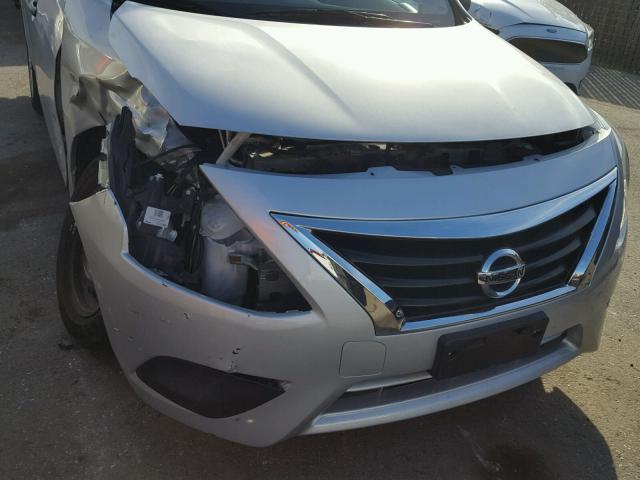 3N1CN7AP7FL819122 - 2015 NISSAN VERSA S SILVER photo 7