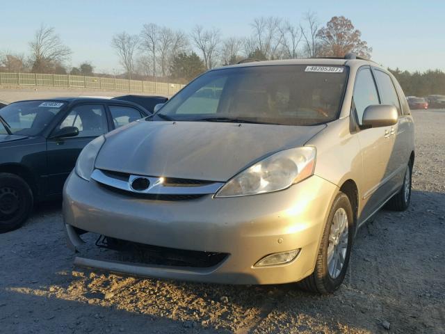 5TDZK22CX8S105996 - 2008 TOYOTA SIENNA XLE GOLD photo 2