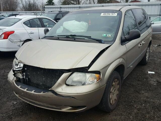 1C8GJ45322B599298 - 2002 CHRYSLER VOYAGER LX GOLD photo 2