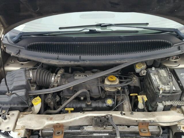 1C8GJ45322B599298 - 2002 CHRYSLER VOYAGER LX GOLD photo 7