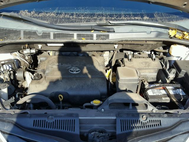 5TDKK3DC4BS089970 - 2011 TOYOTA SIENNA LE GRAY photo 7