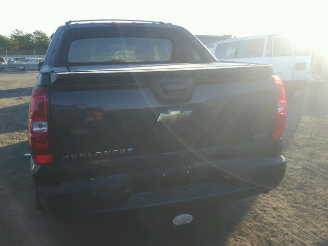 3GNVKGE00AG106132 - 2010 CHEVROLET AVALANCHE BLACK photo 3