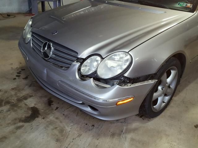 WDBTJ65J85F143327 - 2005 MERCEDES-BENZ CLK 320C GRAY photo 9