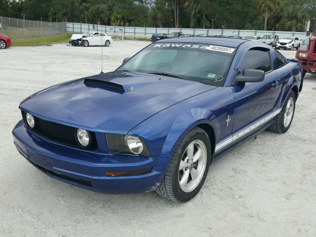 1ZVFT80NX75281598 - 2007 FORD MUSTANG BLUE photo 2