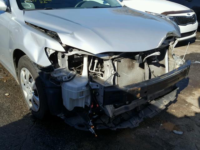 4T1BF3EK9AU105676 - 2010 TOYOTA CAMRY BASE SILVER photo 9