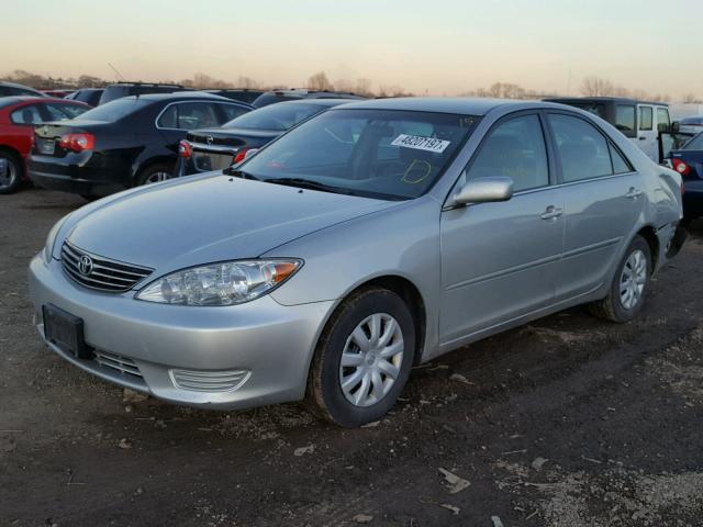 4T1BE30K96U154247 - 2006 TOYOTA CAMRY LE 银色 照片 2