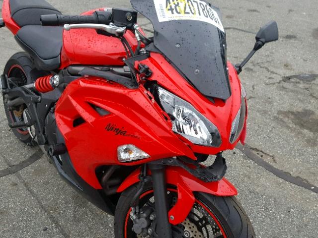 JKAEXEE1XCDA03823 - 2012 KAWASAKI EX650 EC RED photo 10