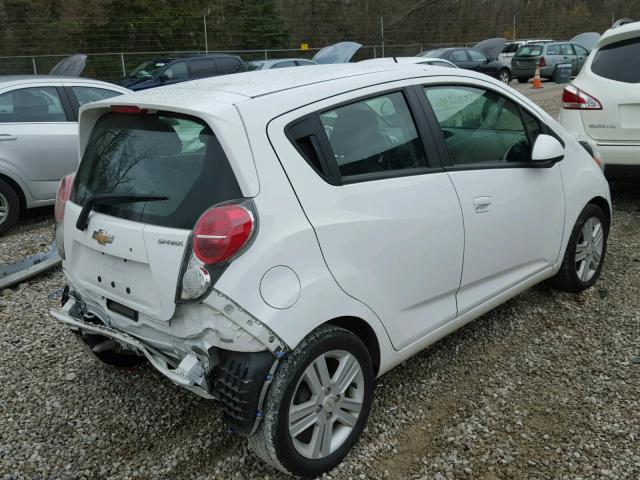 KL8CD6S95FC736173 - 2015 CHEVROLET SPARK 1LT WHITE photo 4