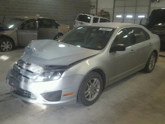 3FAHP0GA5BR239887 - 2011 FORD FUSION S SILVER photo 2