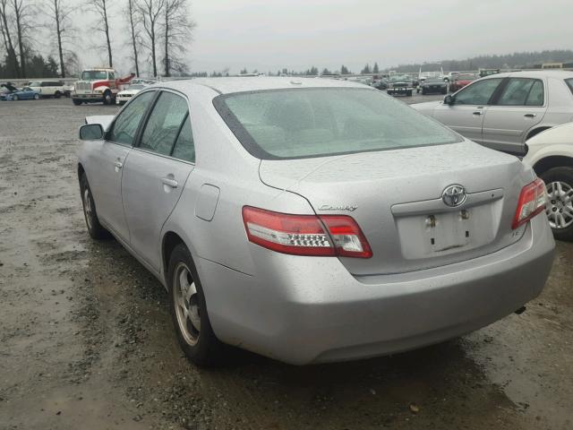 4T1BF3EK4BU696209 - 2011 TOYOTA CAMRY BASE SILVER photo 3