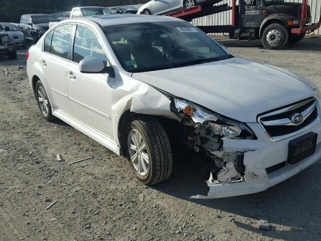 4S3BMBG68B3236948 - 2011 SUBARU LEGACY 2.5 WHITE photo 1