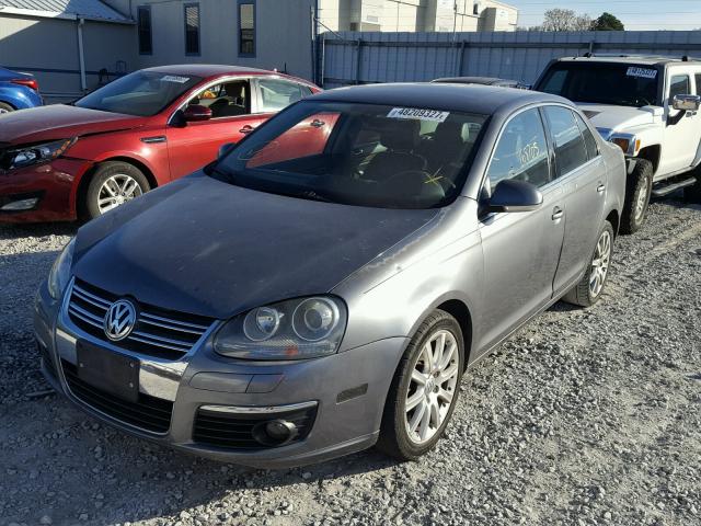 3VWNJ81KX6M692532 - 2006 VOLKSWAGEN JETTA 2.0T GRAY photo 2