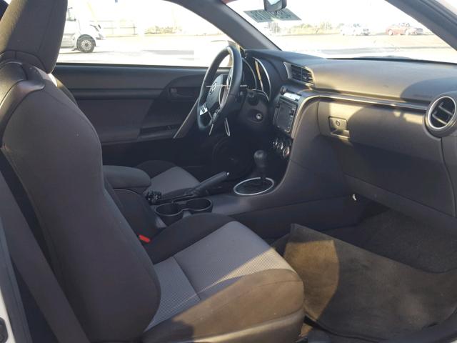 JTKJF5C75FJ011077 - 2015 TOYOTA SCION TC 白色 照片 5