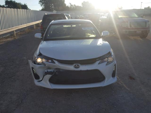 JTKJF5C75FJ011077 - 2015 TOYOTA SCION TC 白色 照片 9