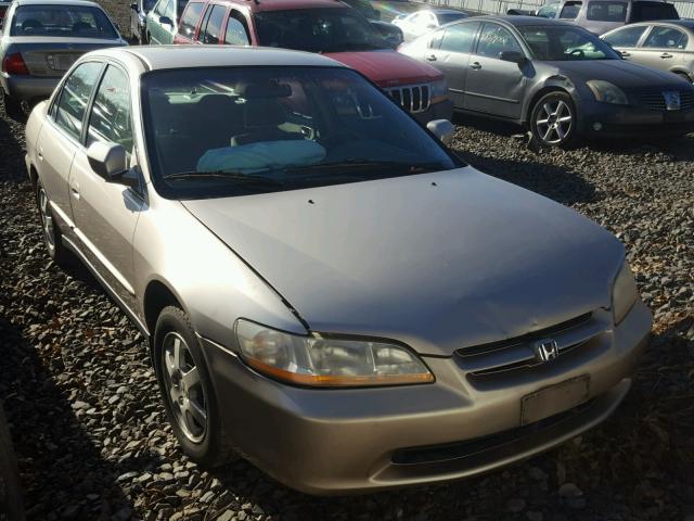 1HGCG6693YA080208 - 2000 HONDA ACCORD SE TAN photo 1