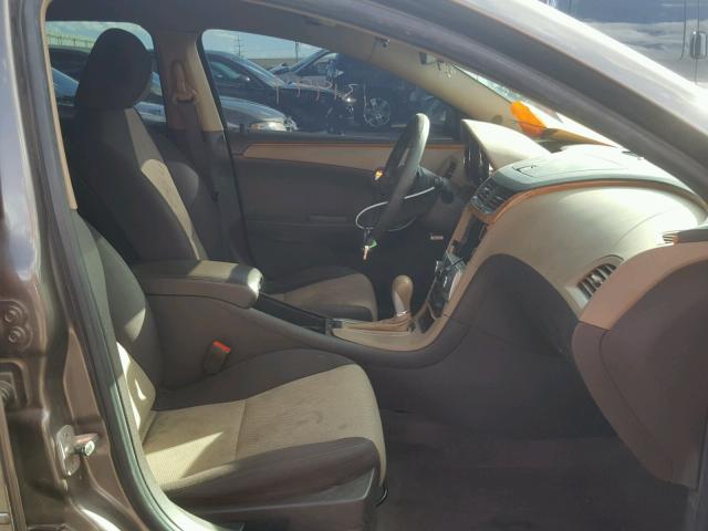 1G1ZC5E00AF324710 - 2010 CHEVROLET MALIBU 1LT ყავისფერი ფოტო 5