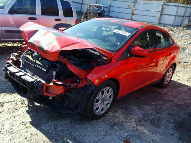 1FAHP3F22CL164125 - 2012 FORD FOCUS SE RED photo 2